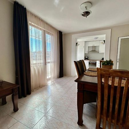 Fenix 2 Bedroom Apartment Varna Center Kültér fotó
