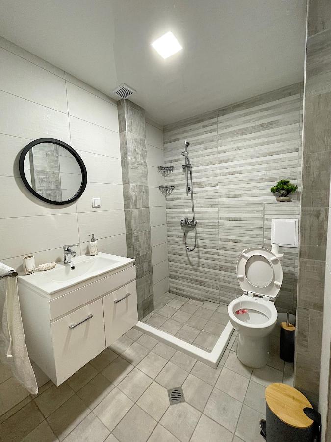 Fenix 2 Bedroom Apartment Varna Center Kültér fotó