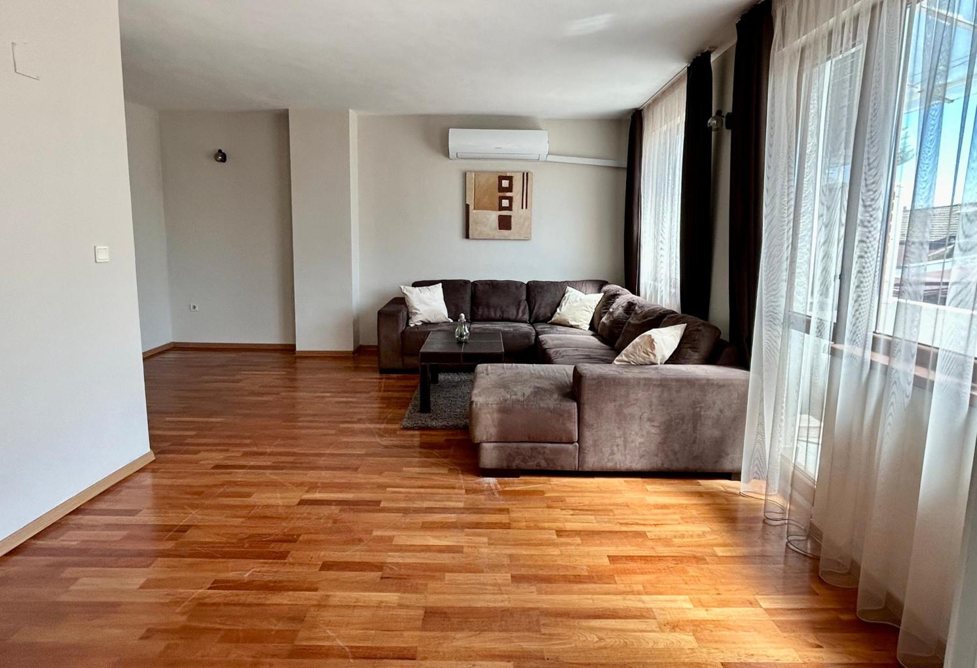 Fenix 2 Bedroom Apartment Varna Center Kültér fotó